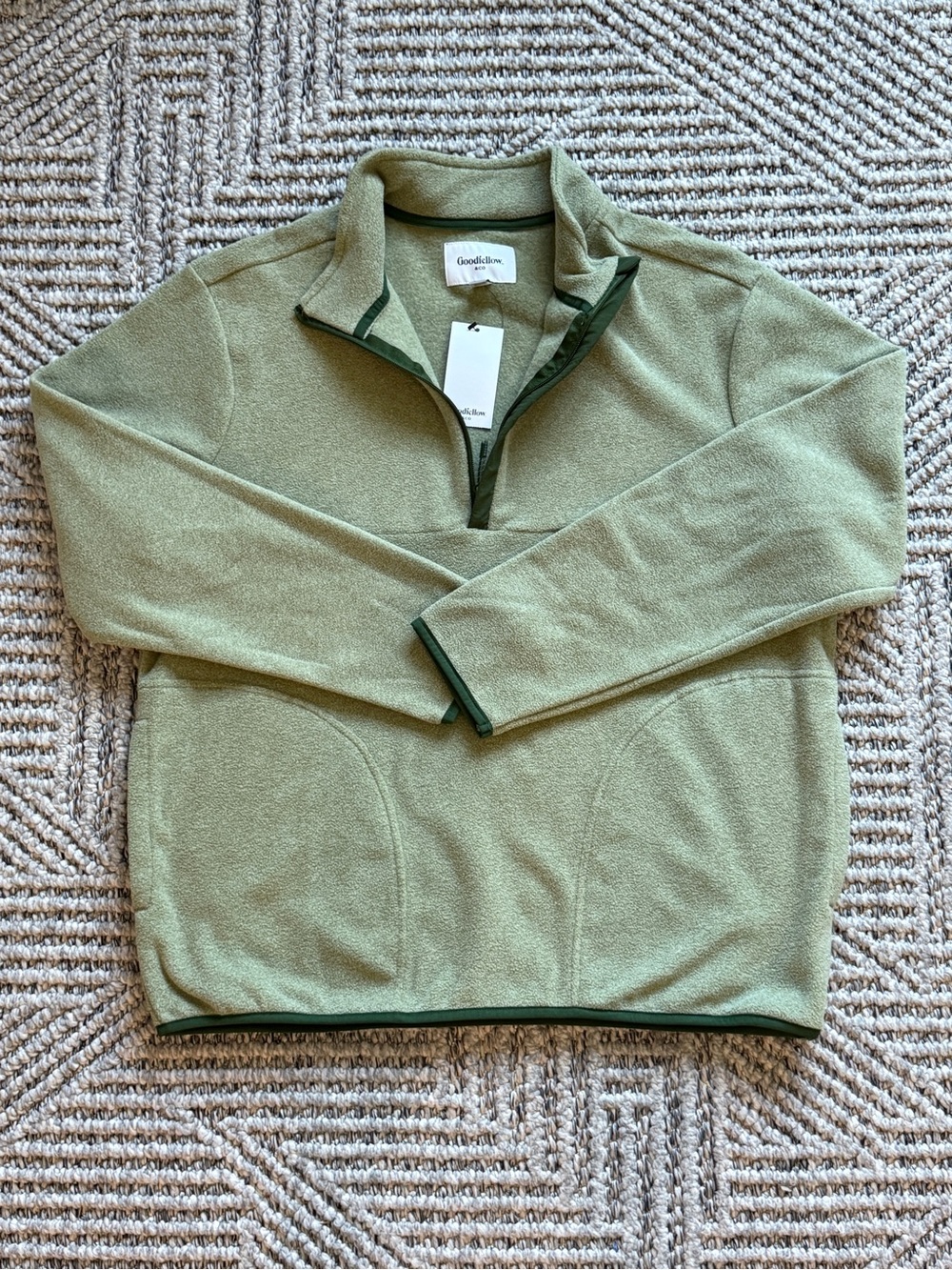 Goodfellow & Co Men’s Light Olive Quarter-Zip Fleece Pullover with Dark Trim